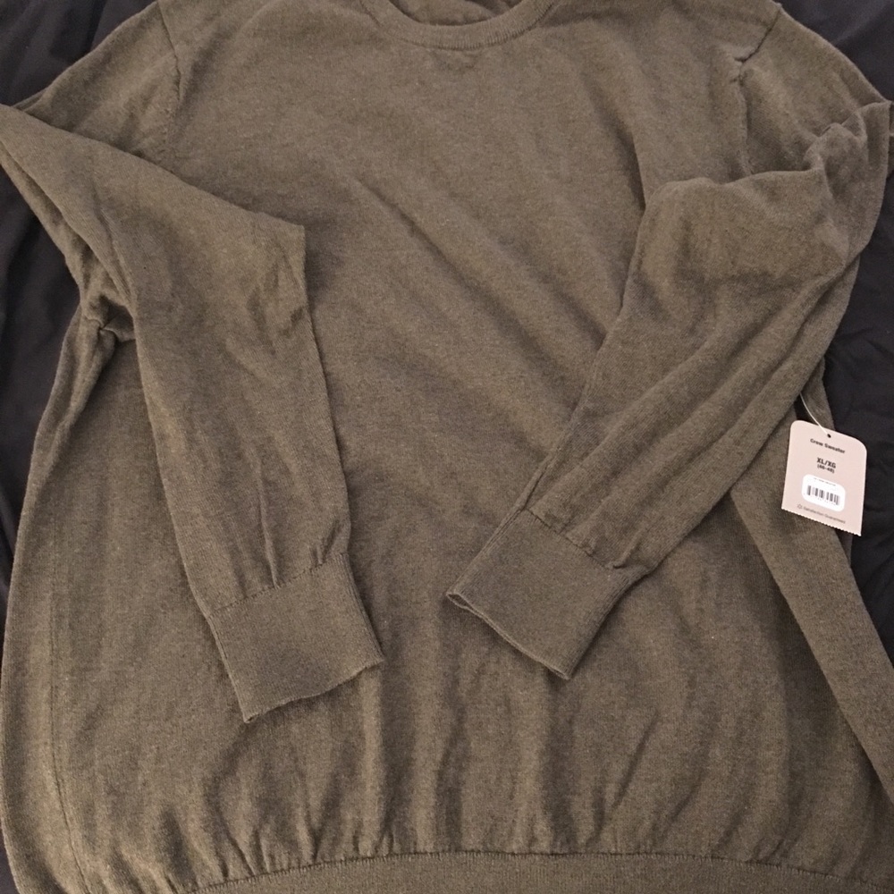 Men’s crew neck light weight sweater